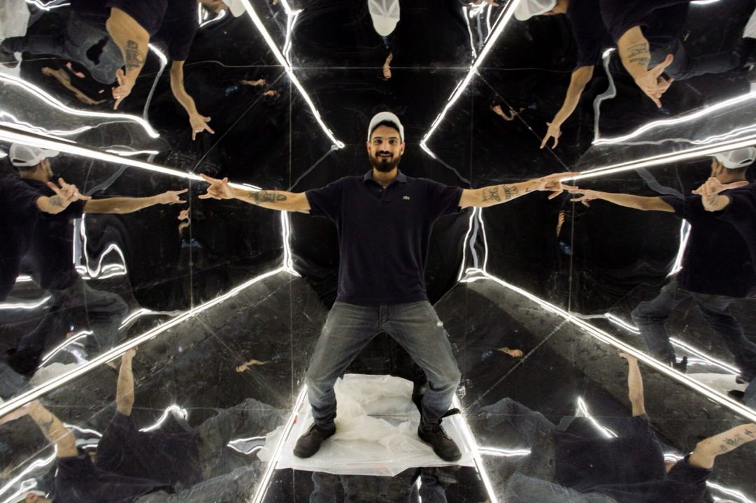 Cabines de fotos espelhadas: a nova tendência em eventos