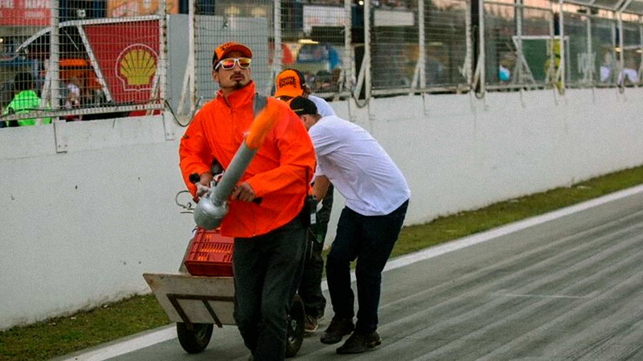 Bazuca Lança Camisetas vira tradição na Stock Car
