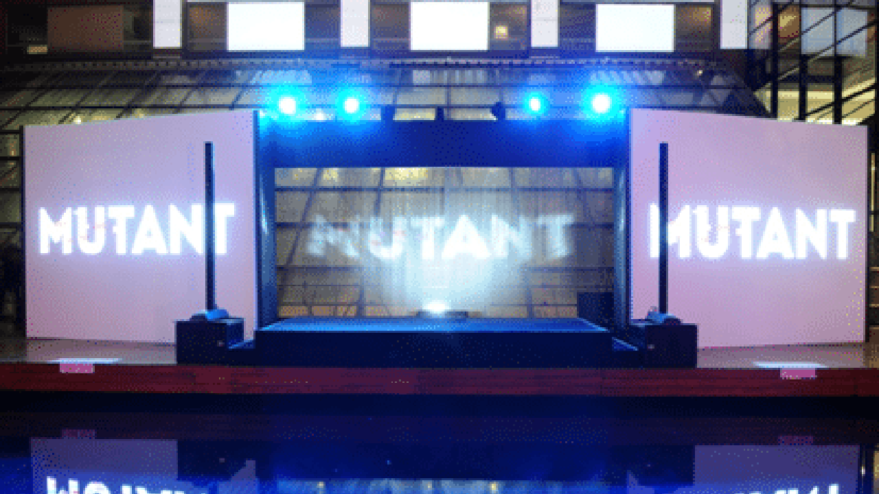 Projeção em cortina de fumaça marca lançamento da marca Mutant